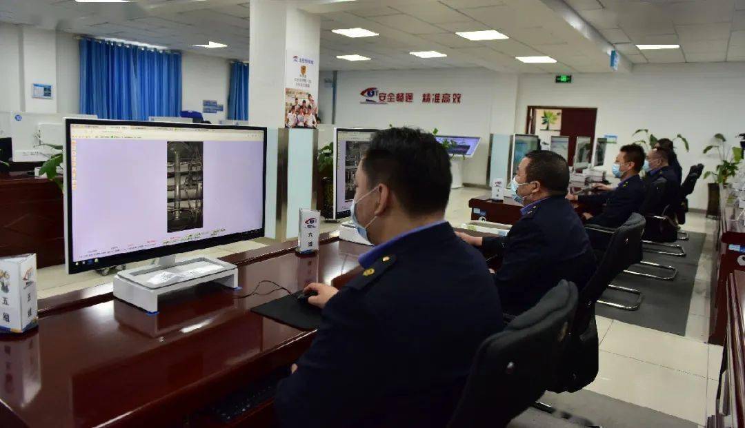 2025新澳门正版免费资木车,探索澳门未来，新澳门正版免费资讯与娱乐体验的创新之旅（2025展望）