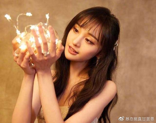 关于郑爽的最新八卦,郑爽最新八卦，星光之下的热议焦点