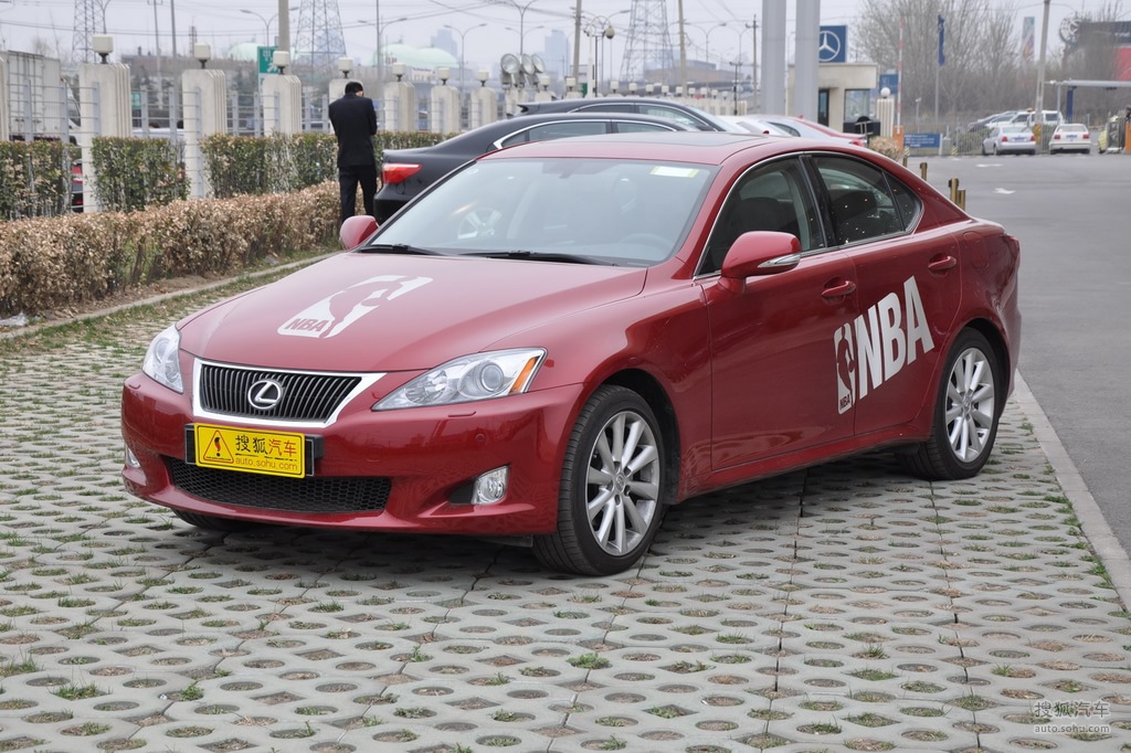 lexus is300,Lexus IS300，豪华与性能的完美融合