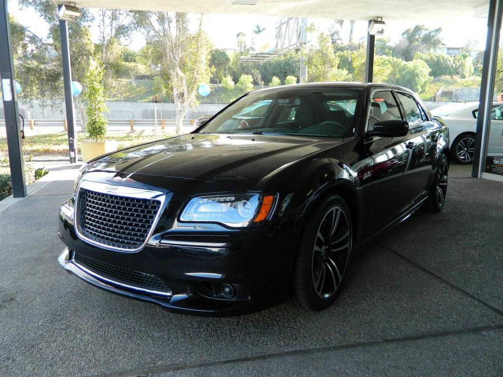 chrysler300c,Chrysler 300C，经典美式豪华轿车的典范