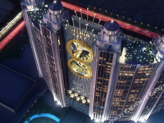 2025澳门免费最精准龙门,探索澳门，精准龙门的未来与免费娱乐的交融