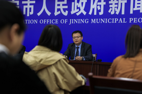 澳门管家婆100中,澳门管家婆，探索数字世界的秘密与魅力