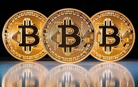 2025澳门挂牌正版挂牌今晚,澳门挂牌正版，探索未来的繁荣之路