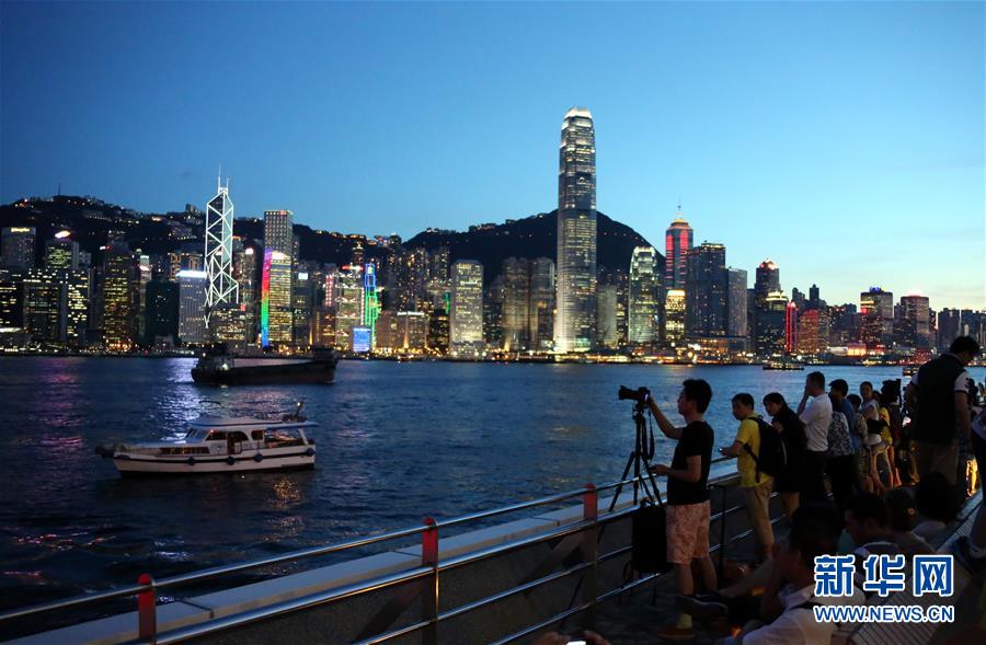 2025香港正版资料大全视频,香港正版资料大全视频，探索未来的城市风貌与文化魅力